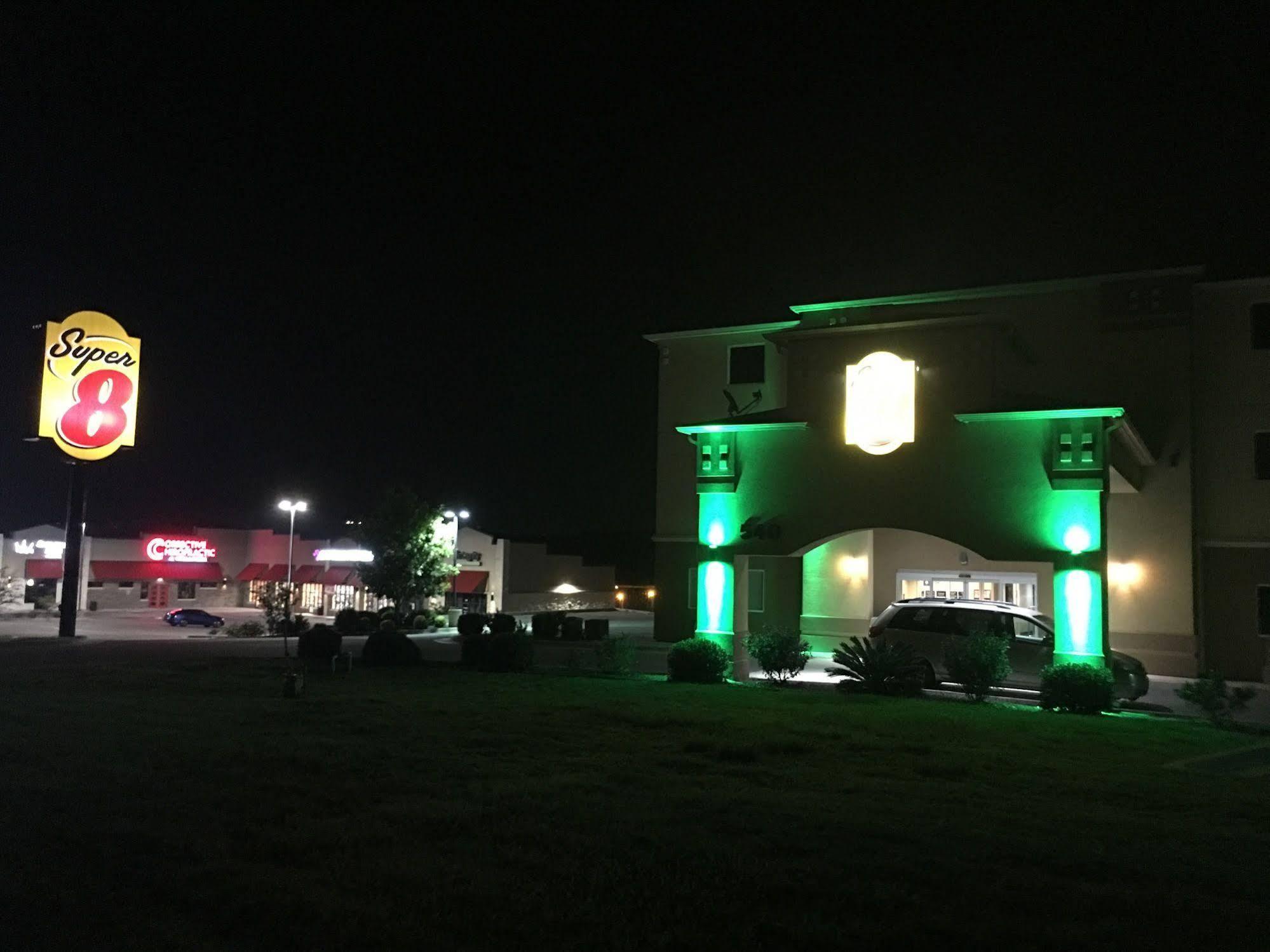 Super 8 By Wyndham Harker Heights Killeen - Fort Cavazos Buitenkant foto